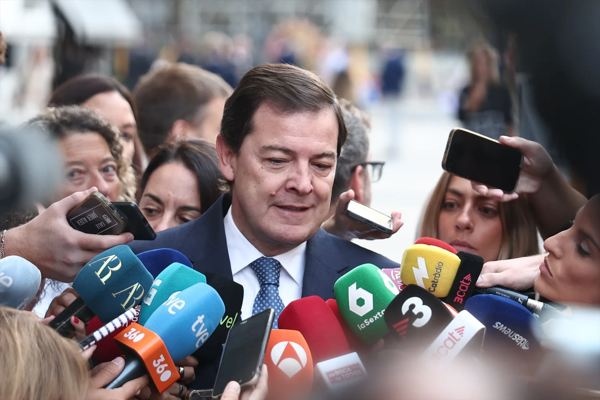 Castilla y León mantiene su deuda por debajo de la media de las comunidades autónomas