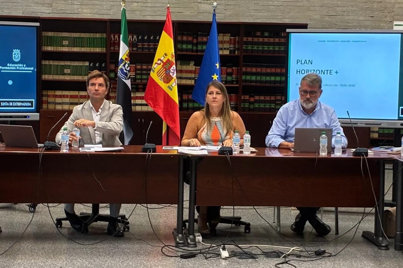 Extremadura acuerda con los sindicatos el plan 'Horizonte +' para mejorar las condiciones de los docentes