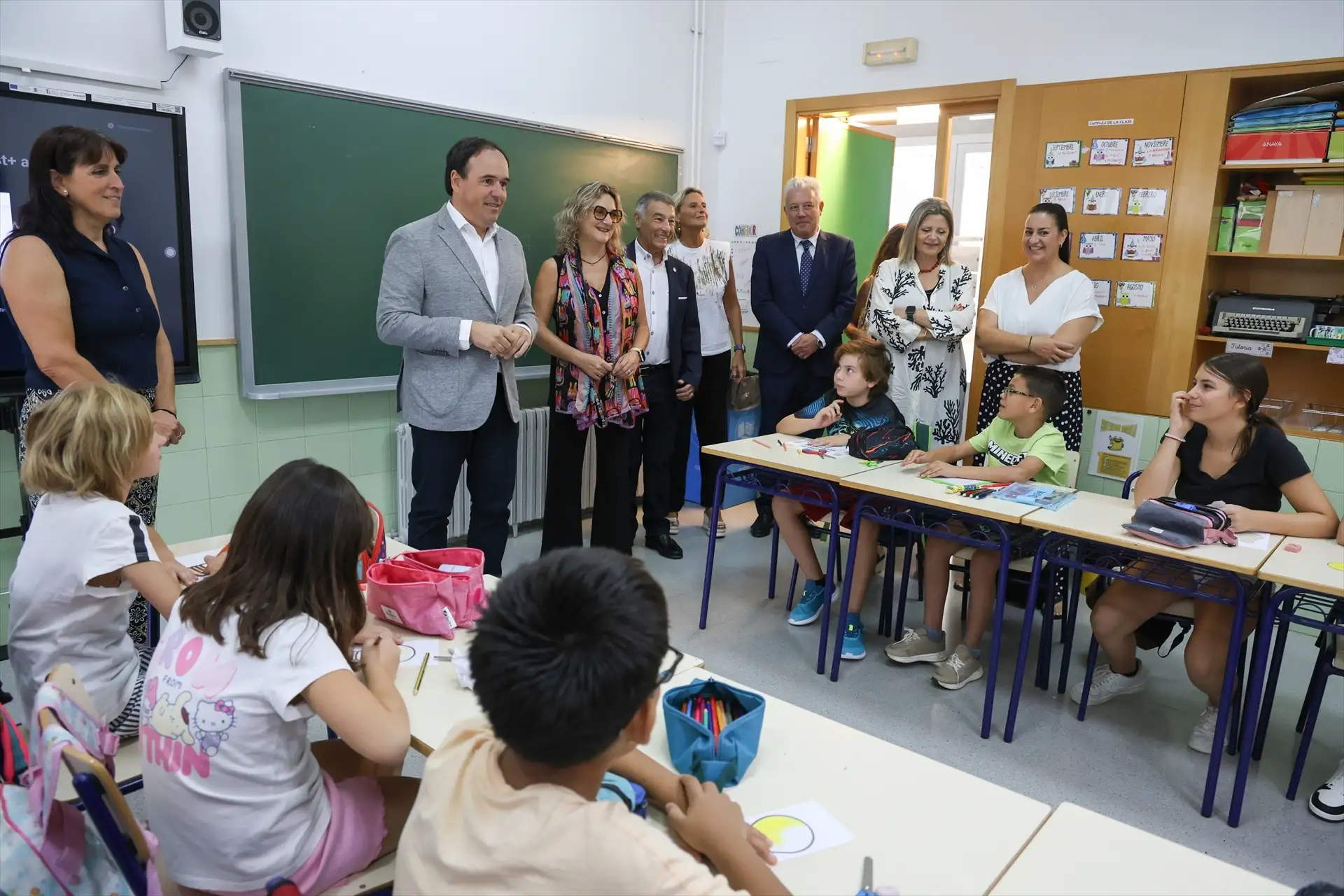 Llorca ofrece diálogo al profesorado pero pide a los sindicatos "la misma voluntad de llegar a acuerdos"
