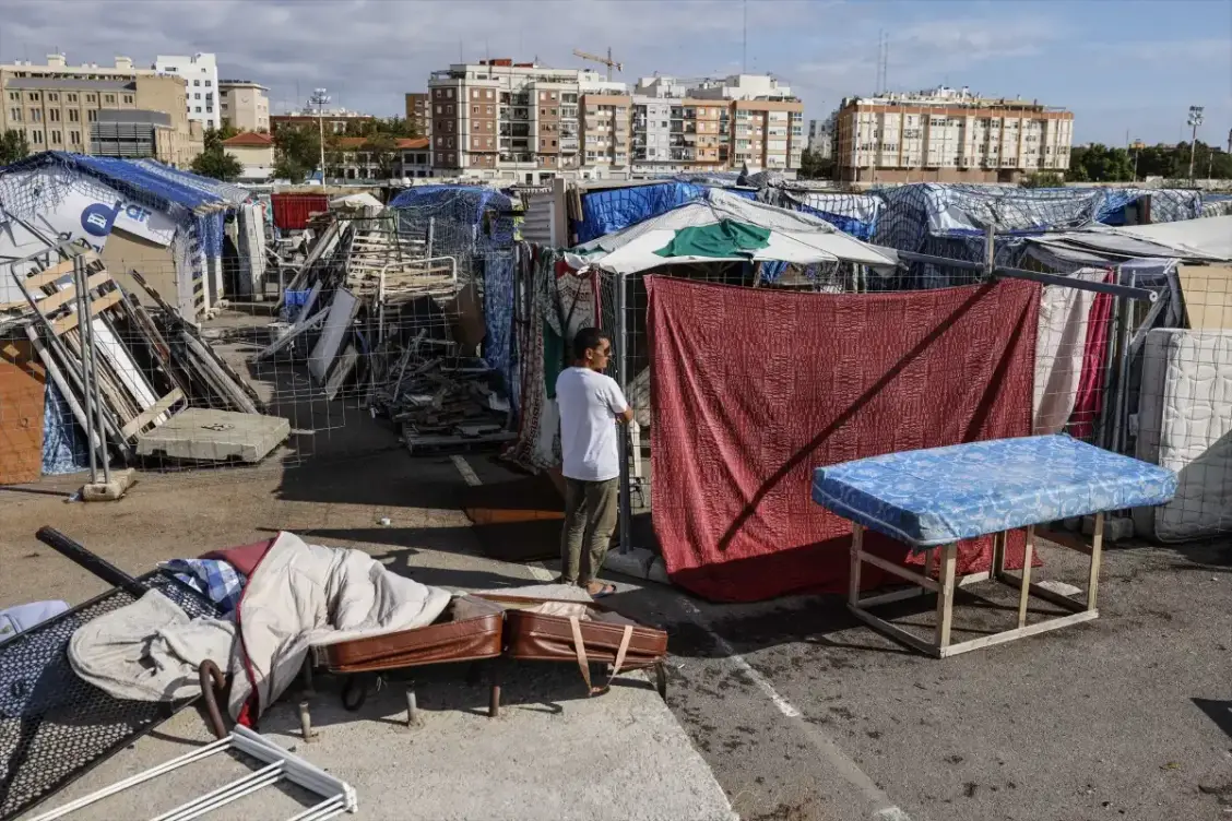 Catalá desmonta el "bulo" del desalojo en el Grao y culpa a Sánchez de la crisis migratoria