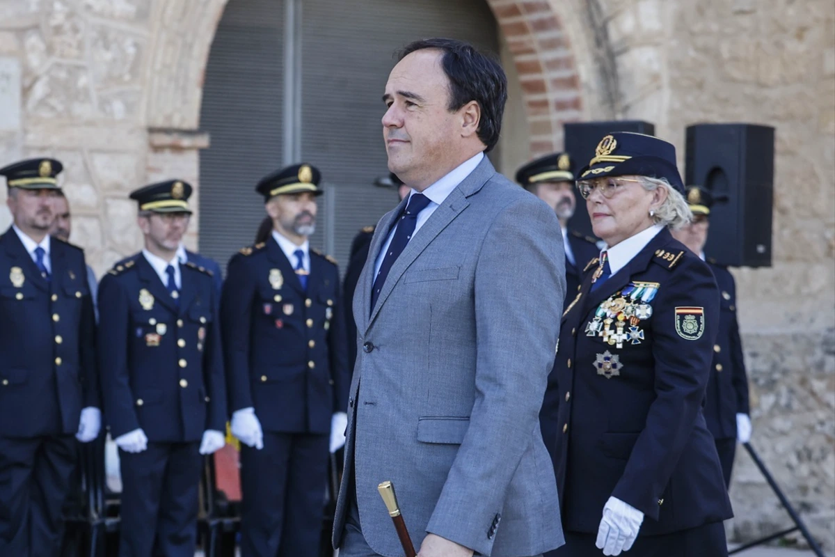 Pérez Llorca reconoce la labor de la Policía de la Generalitat Valenciana y destaca su compromiso con la seguridad