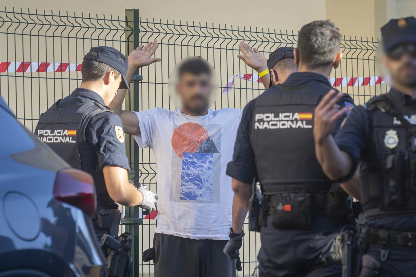 La Policía desmantela dos pisos patera en Ceuta con 28 inmigrantes ilegales, tres de ellos menores