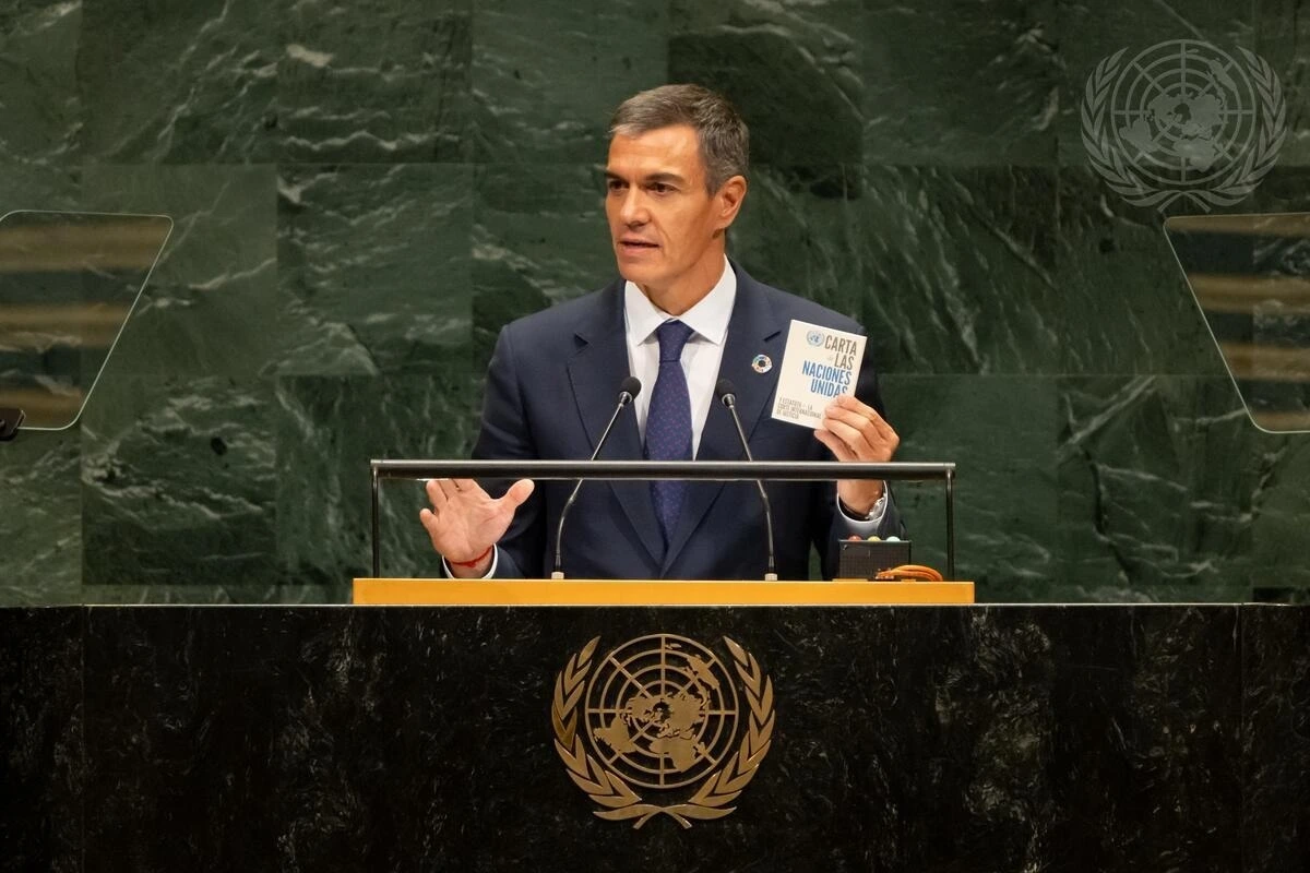 Sánchez culpa a la "desinformación" de la invasión de Ceuta y pide no "convertir al migrante en enemigo"