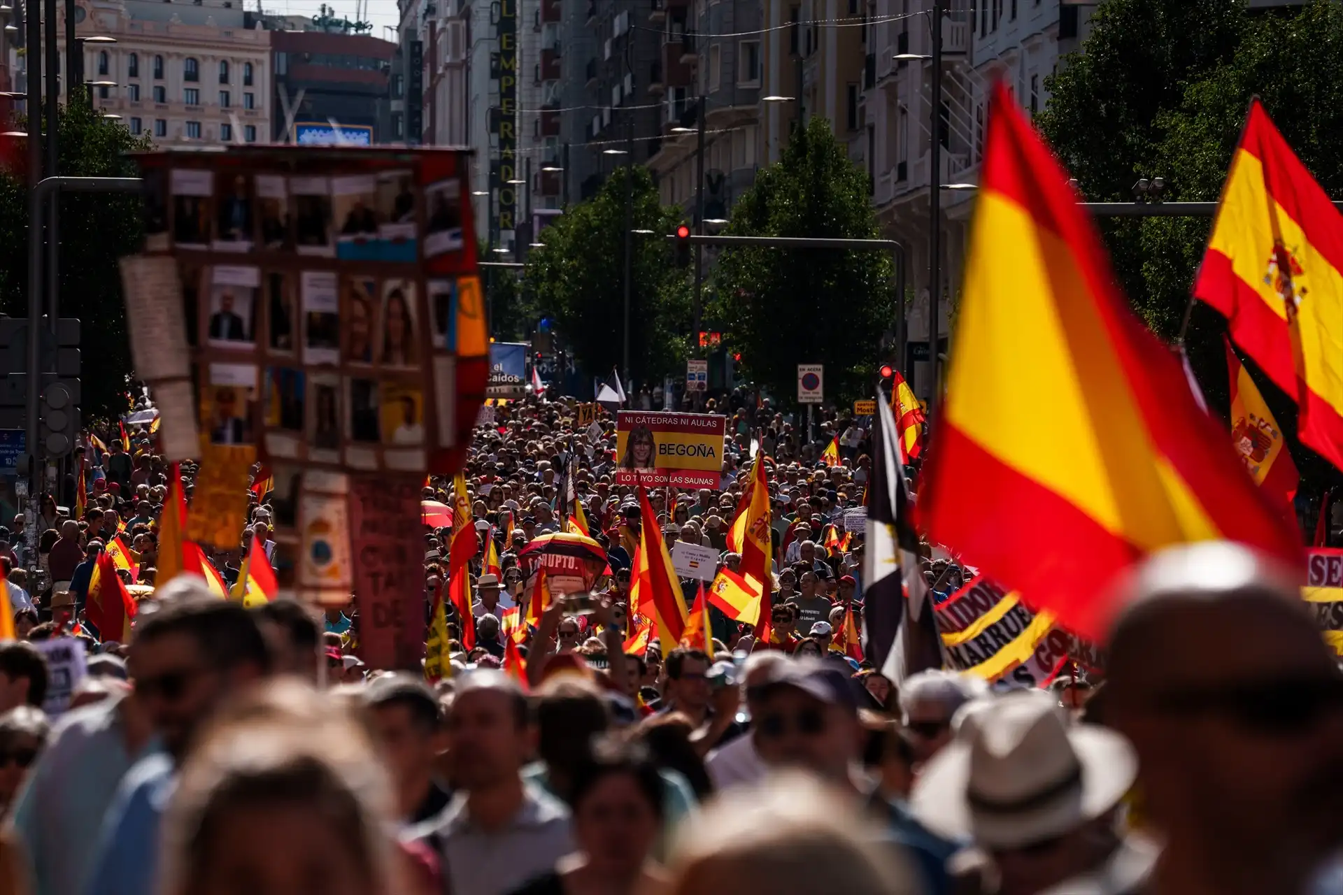 Ceuta irrumpe en Madrid: la Marcha por la Dignidad recorre la capital para exigir elecciones y defender las fronteras