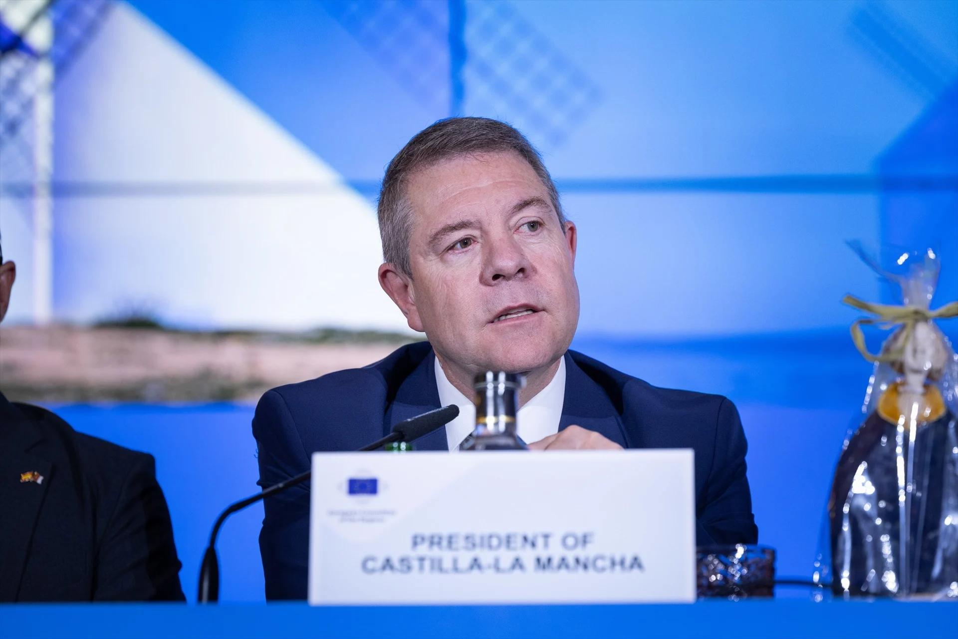 García-Page mete presión a Sánchez y plantea elecciones si fracasan los decretos de vivienda