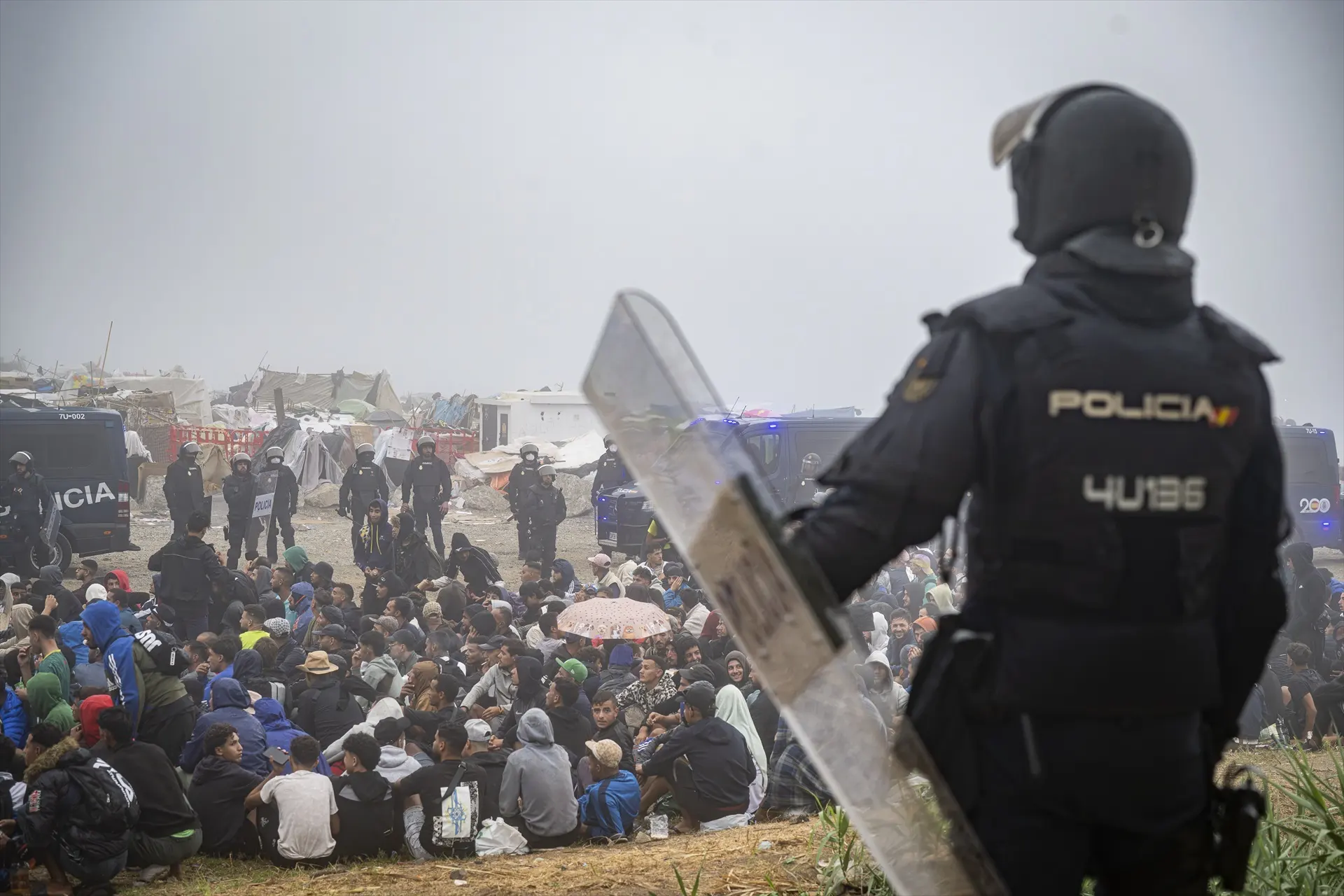 Detenido por agredir a un vigilante un inmigrante que entró en Ceuta durante la invasión de julio
