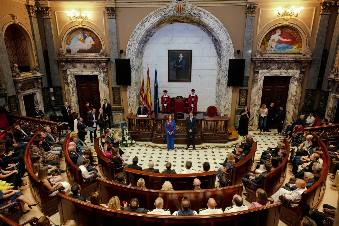 València premia a Ceuta con la Medalla de Honor: «Un abrazo de València al pueblo de Ceuta»