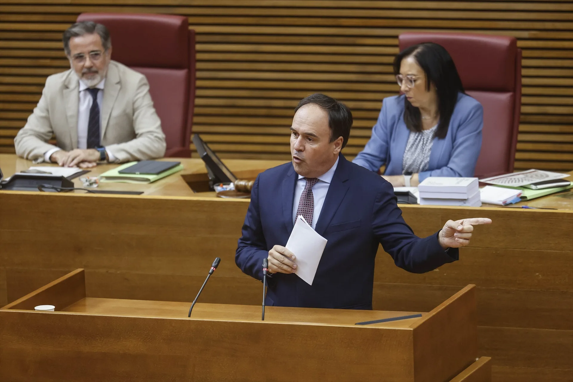Llorca responsabiliza a Sánchez del problema de la vivienda y defiende construir más casas en Les Corts