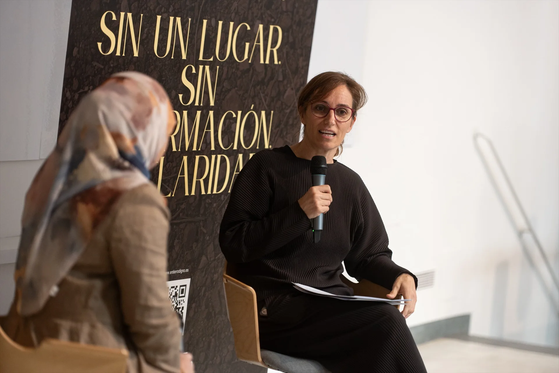 Mónica García pide adaptar los servicios funerarios en España para facilitar los enterramientos musulmanes