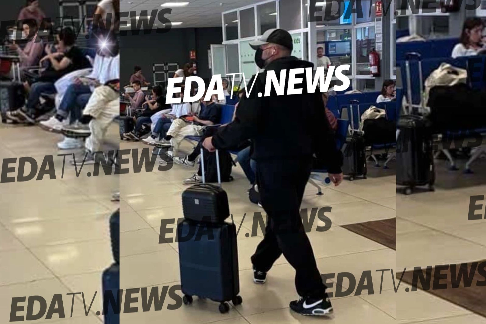 Exclusiva: Rufián viaja con mascarilla y gorra para pasar desapercibido rumbo a Barcelona