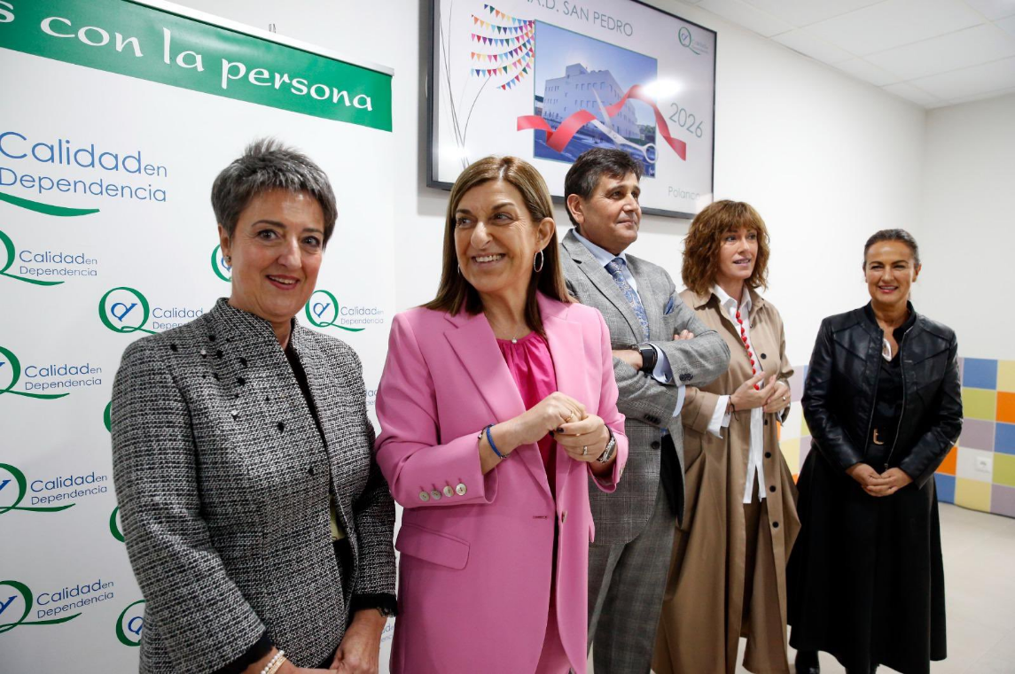 La presidenta de Cantabria, María José Sáenz de Buruaga, ha inaugurado este jueves el nuevo Centro de Atención a la Dependencia (CAD) San Pedro de Requejada