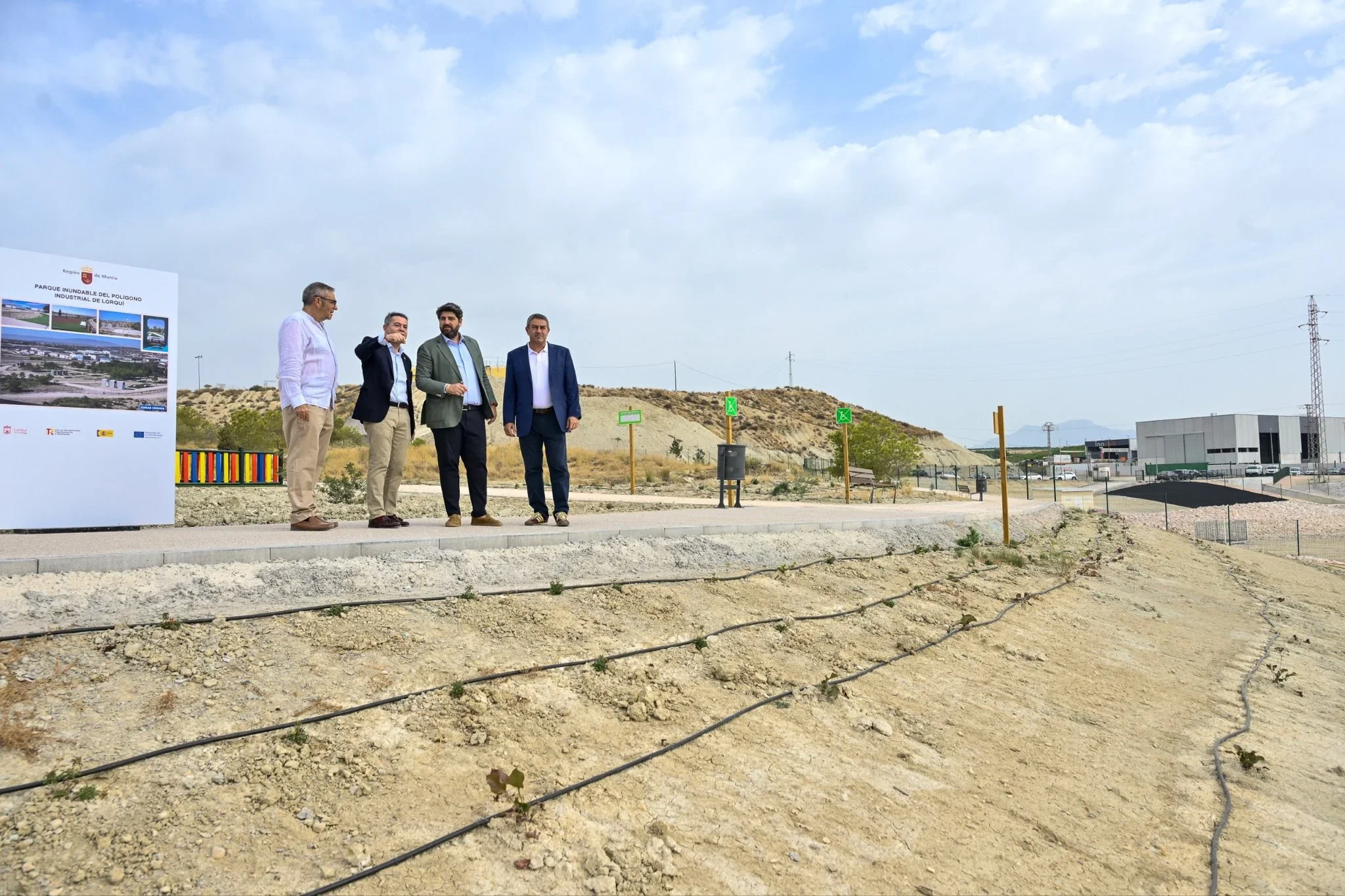El presidente de la Región de Murcia, Fernando López Miras, ha inaugurado el nuevo Parque Inundable de Lorquí