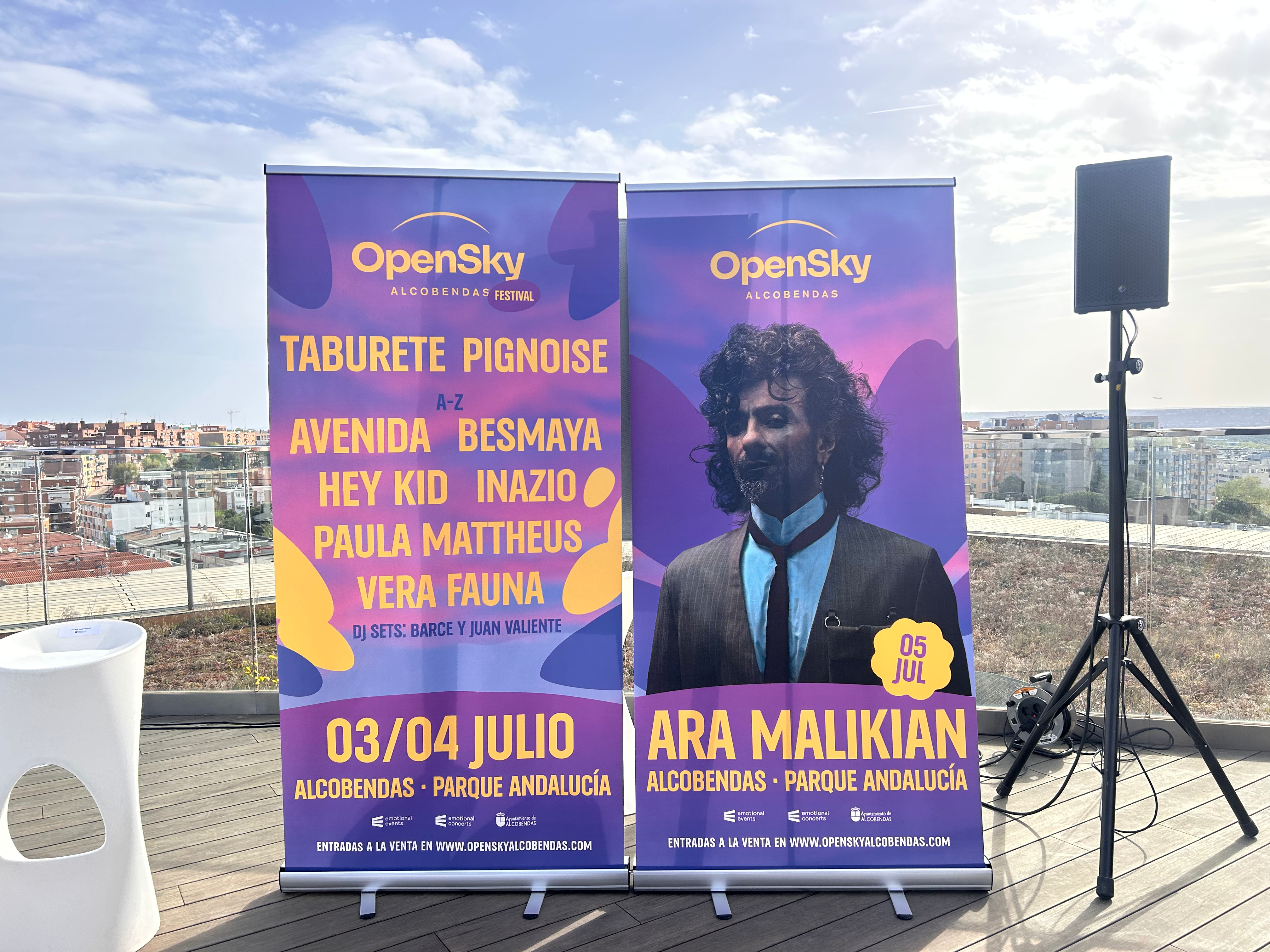 El emblemático cartél de OpenSky en Alcobendas