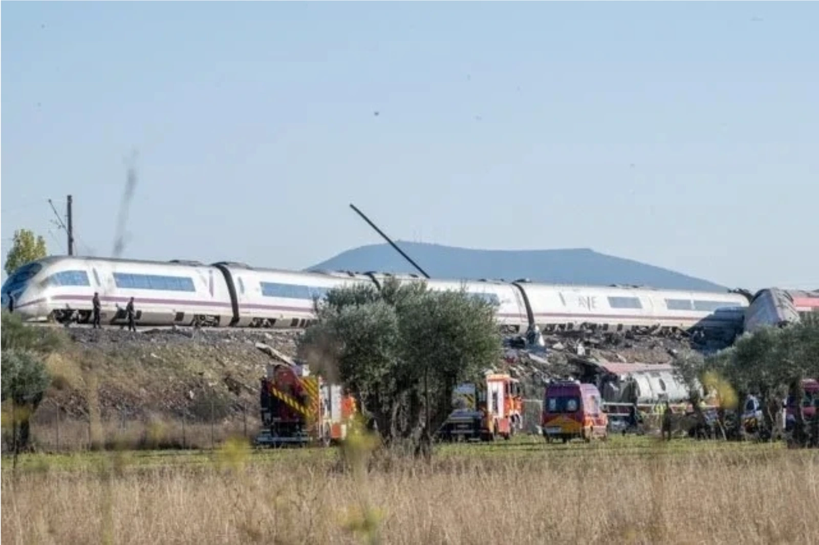 La tragedia ferroviaria de Urda alcanza los 74 muertos mientras salen a la luz las advertencias previas sobre seguridad