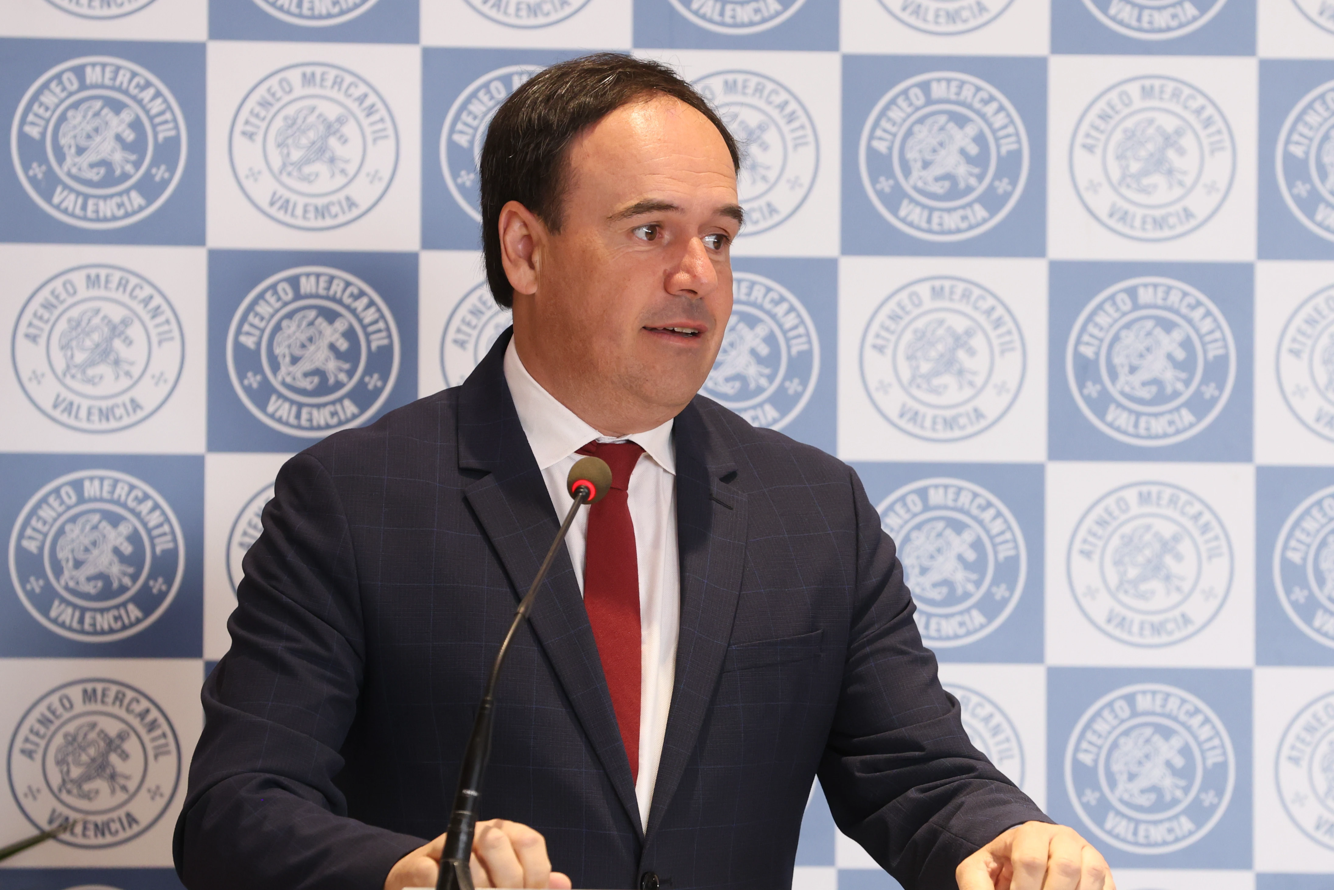 Pérez Llorca destaca la inversión de 400.000 euros diarios hasta 2030 para mantener, modernizar y ampliar la red de FGV