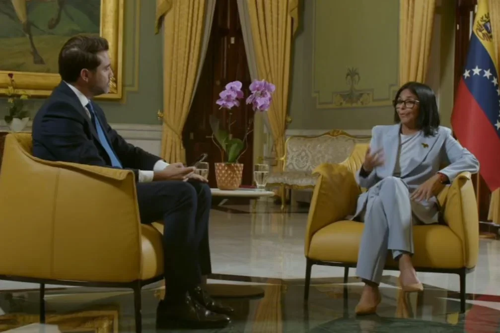 Javier Negre pregunta a Delcy Rodríguez cuánto petróleo exporta Venezuela: "Más de 900.000 barriles diarios"