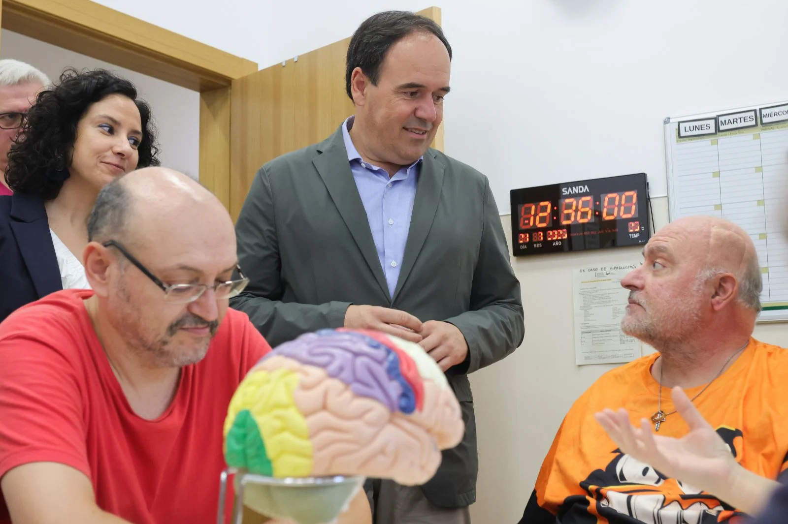 Pérez Llorca reafirma el compromiso de la Generalitat Valenciana con las personas con daño cerebral adquirido