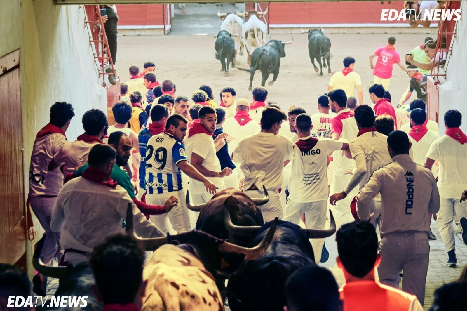 El último encierro de San Fermín 2026 deja dos heridos por asta tras una rápida carrera de Jandilla