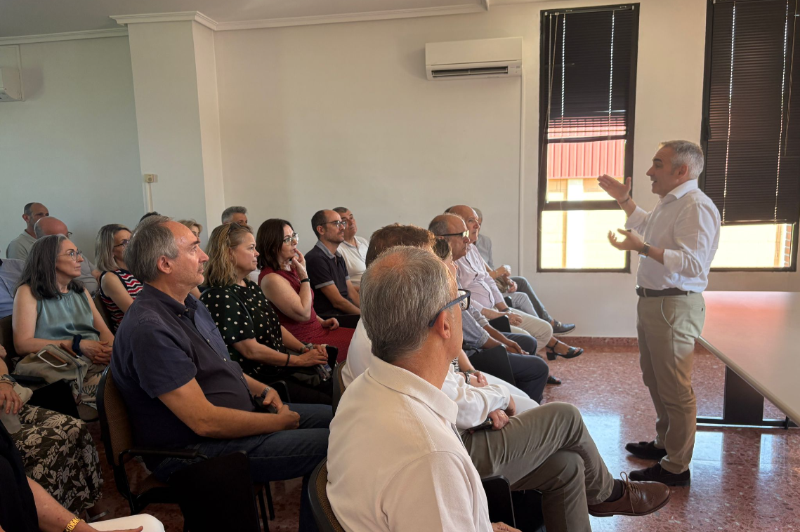 Barrachina pone en valor el trabajo de las Oficinas Agrarias al incorporar 548 nuevos profesionales al campo valenciano