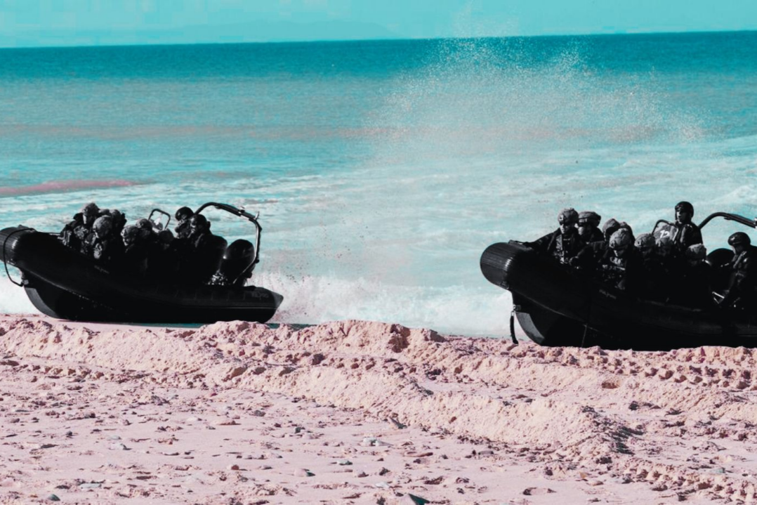 Alarma en Barbate tras el robo de varias lanchas militares