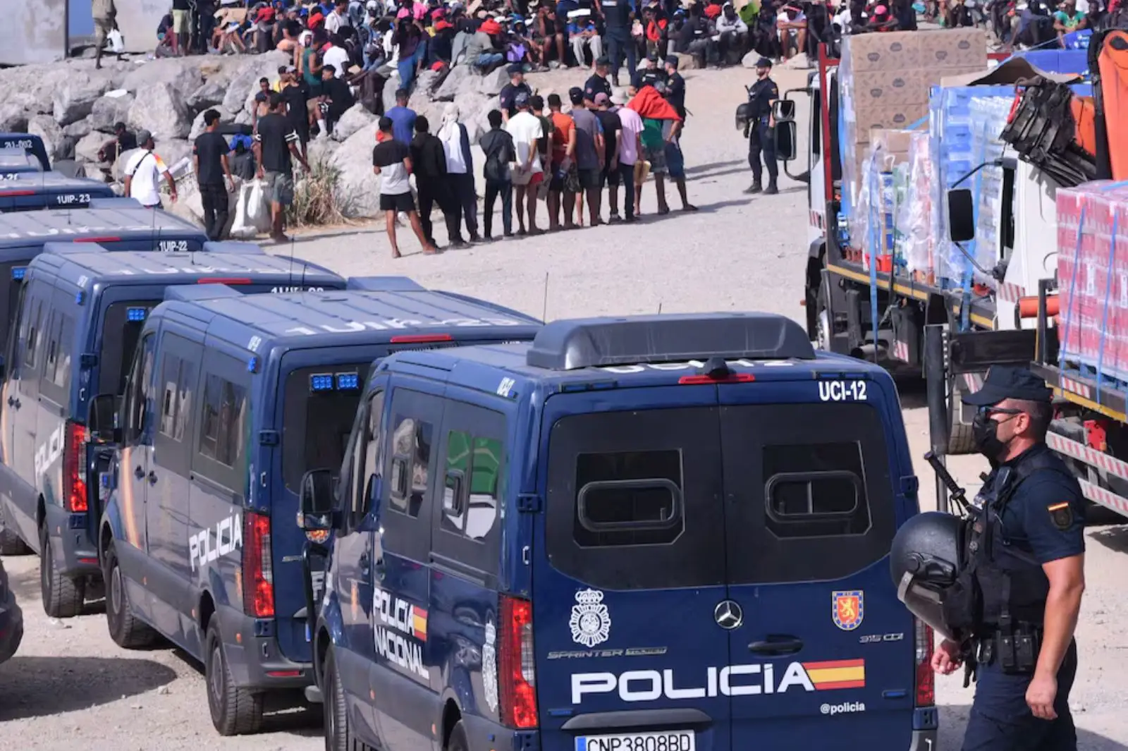 La Policía alerta en Ceuta: doce agentes afrontan miles de expedientes de asilo y expulsión tras la crisis migratoria
