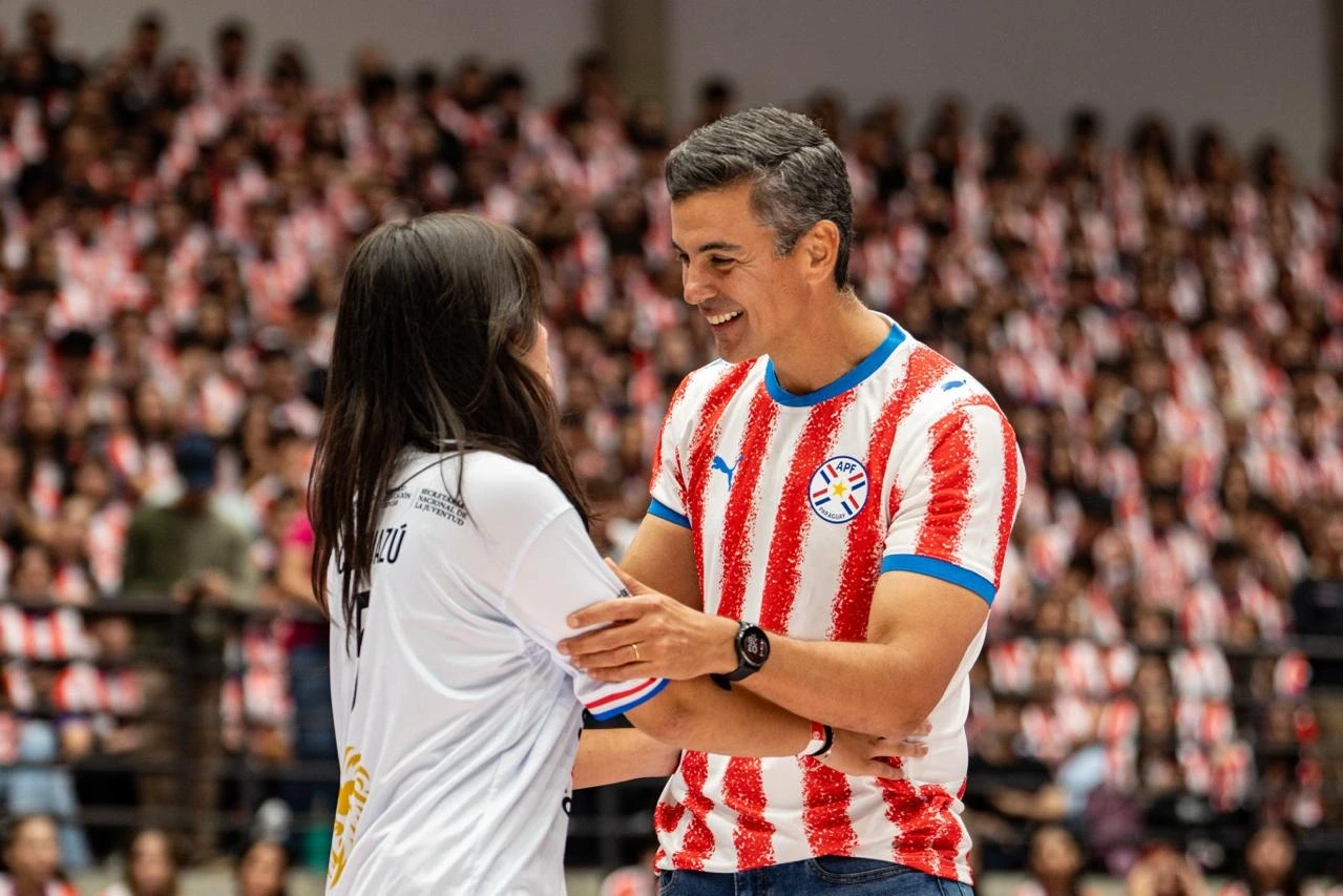 Cerca de 7.600 jóvenes acceden a las becas del Gobierno del Paraguay