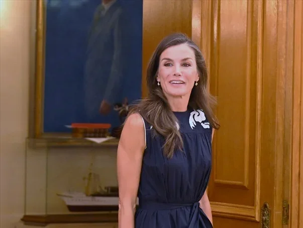 La reina Letizia recibe en Zarzuela a los protagonistas del documental sobre las víctimas de ETA