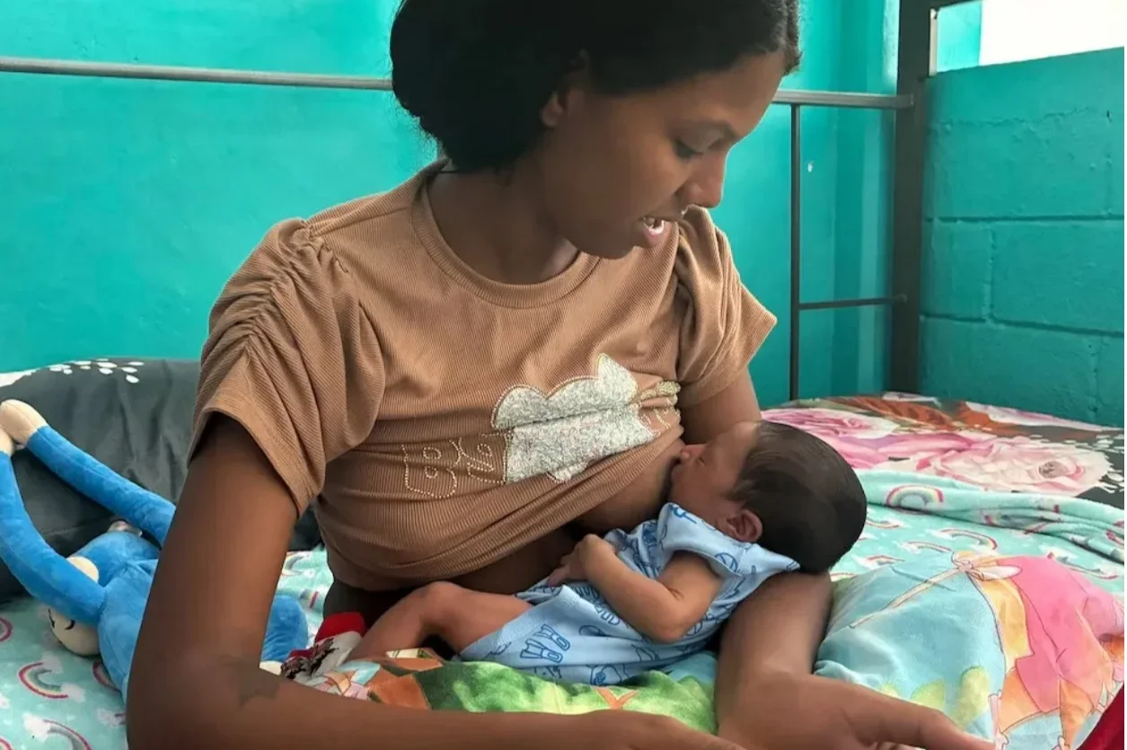 La historia del bebé venezolano que nació entre la tragedia de La Guaira tras los devastadores terremotos