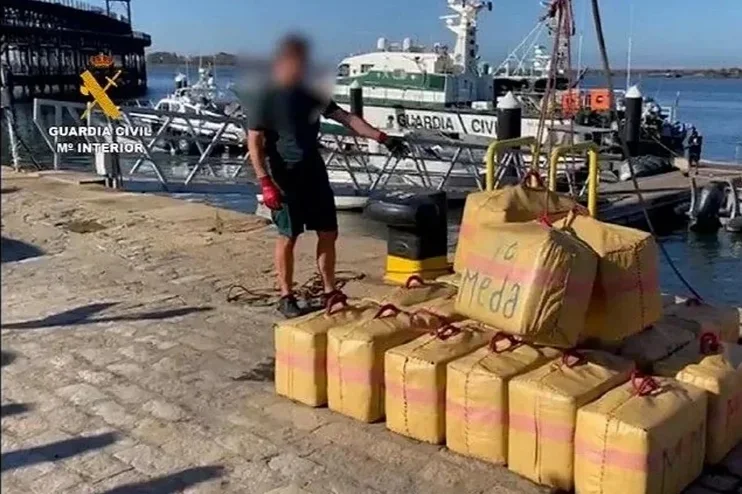 Unos narcos abren fuego contra la Guardia Civil en Huelva durante la entrega de un alijo de droga