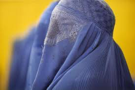 Molina de Segura veta el burka y el niqab en edificios públicos por razones de seguridad