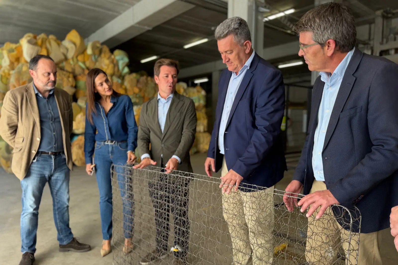La Generalitat Valenciana recicla más de 5.400 colchones afectados por la DANA y recupera el 100 % de sus materiales