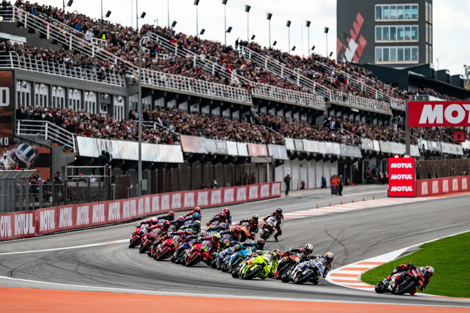 Pérez Llorca celebra que el Circuit Ricardo Tormo vuelva a acoger el cierre del Mundial de MotoGP en 2027