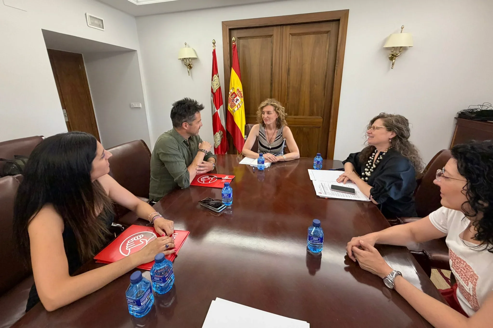 La Junta de Castilla y León refuerza el diálogo con UGT para avanzar en la mejora de las condiciones del profesorado