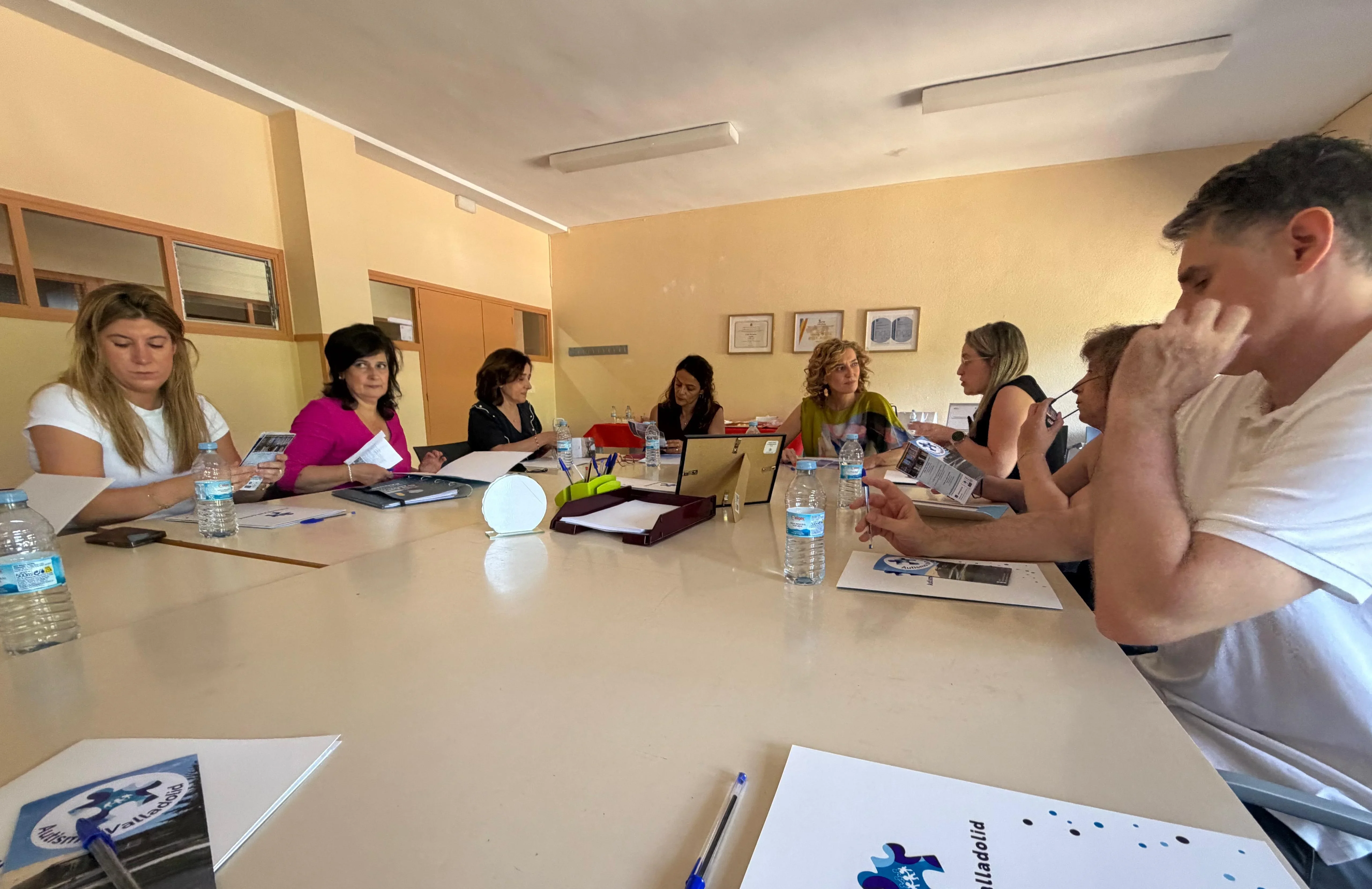 La Junta de Castilla y León refuerza el apoyo al alumnado con autismo y amplía los recursos del centro El Corro
