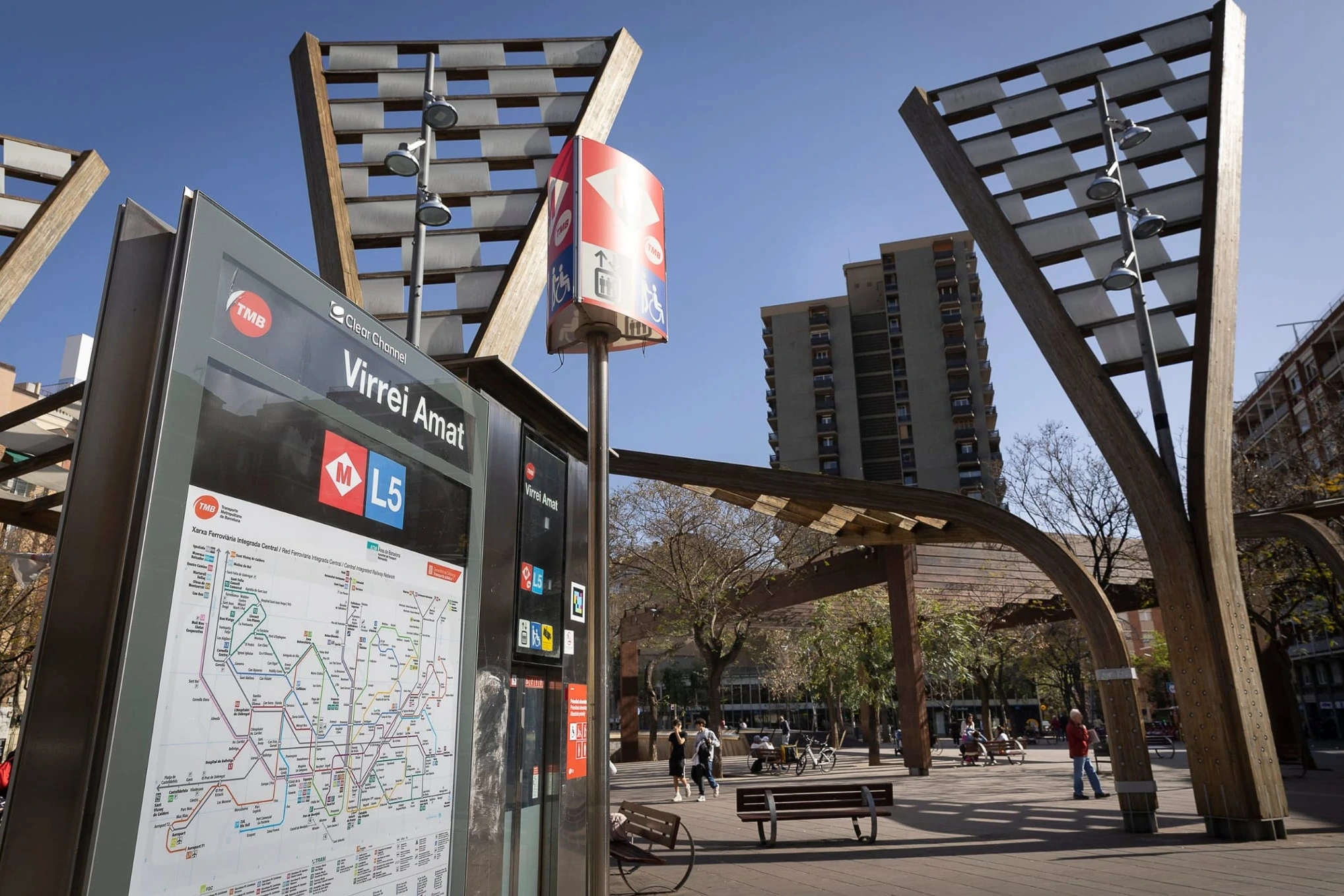 Convivencia Cívica planta cara: Barcelona borra su historia para imponer un callejero ideológico