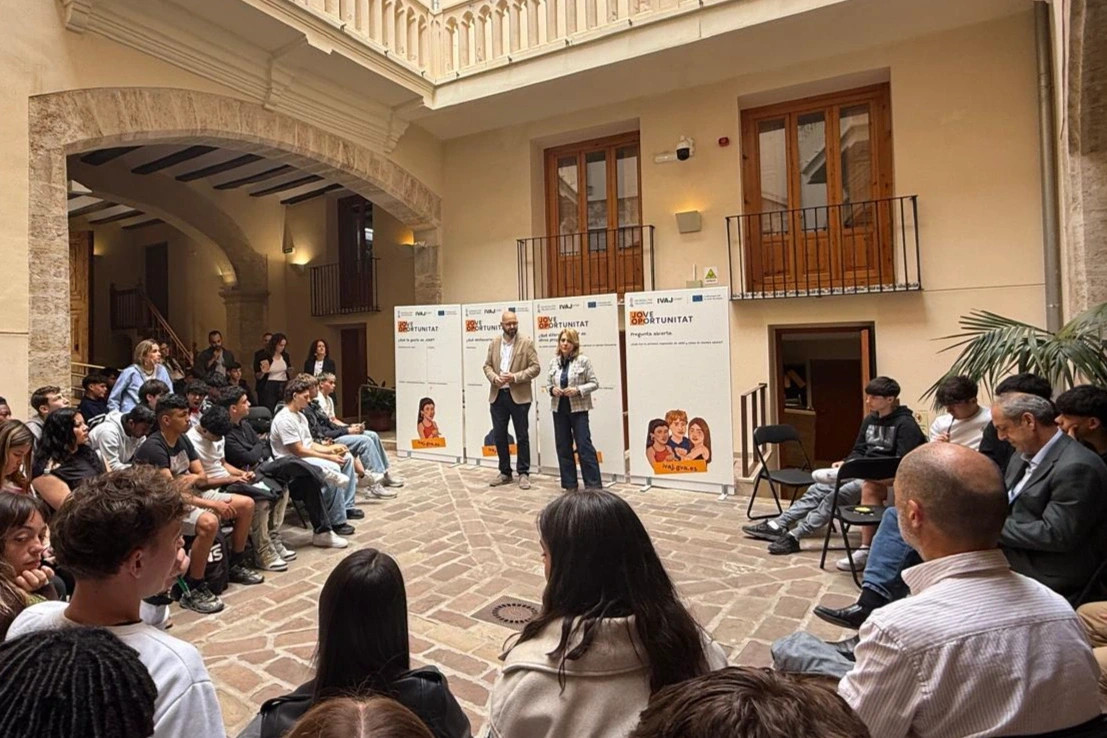 Camarero pone en valor el programa JOOP para reenganchar a jóvenes al sistema educativo