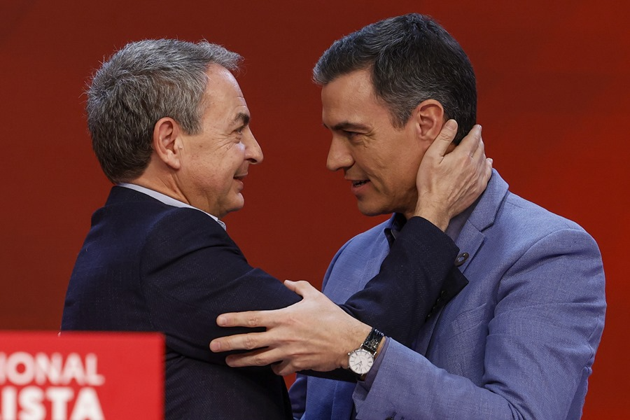 Zapatero, el auto judicial y el derrumbe del relato oficial