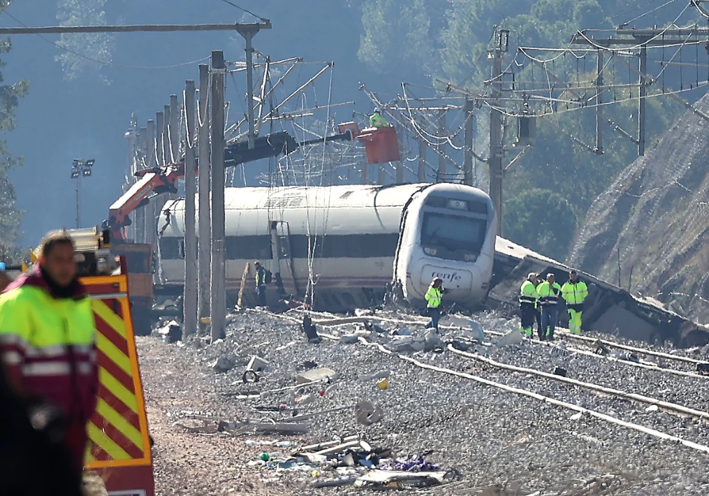 La magistrada autoriza la participación de tres peritos en la investigación del accidente