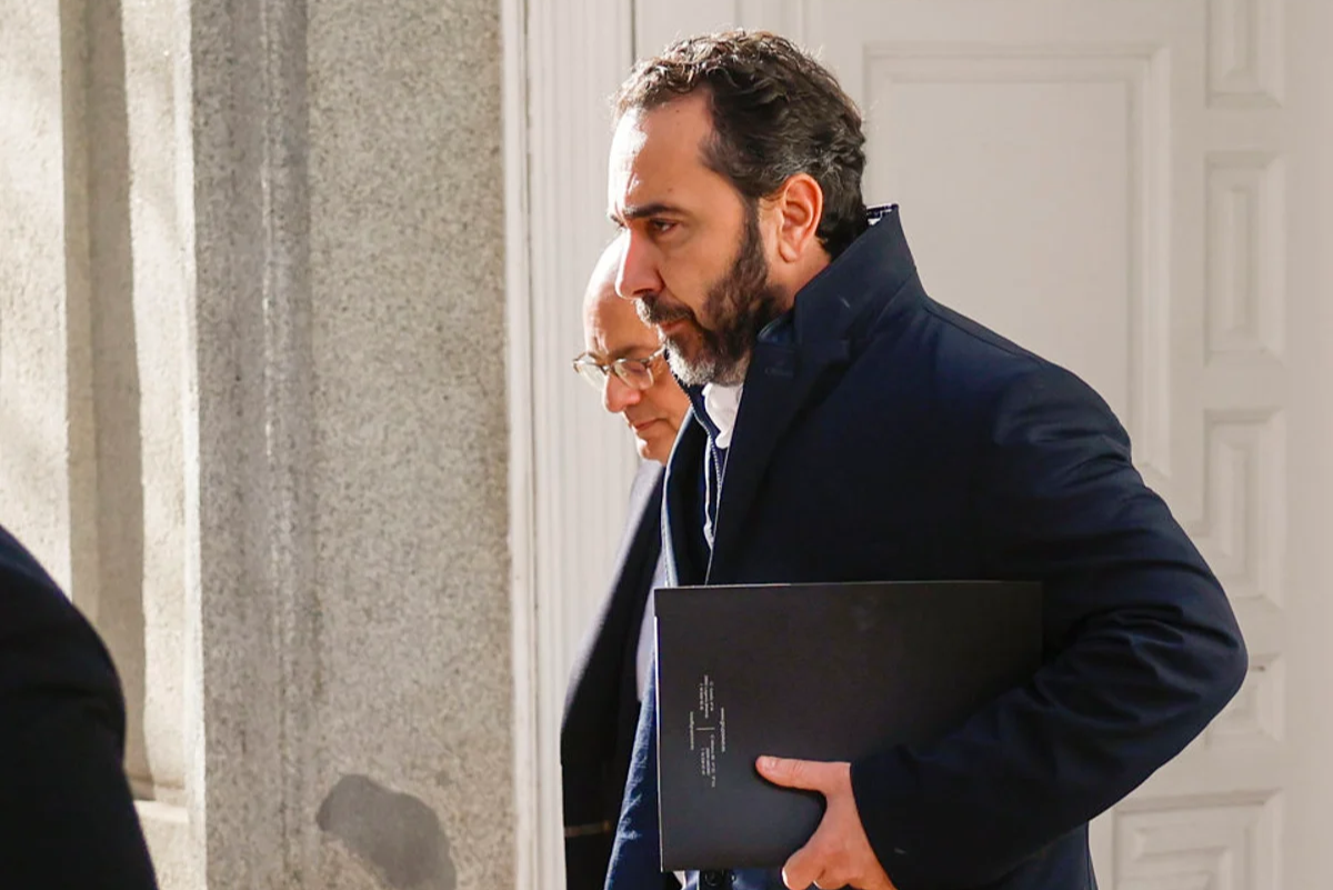 Aldama solicitó un arma al alegar que 'movía importantes sumas de dinero'