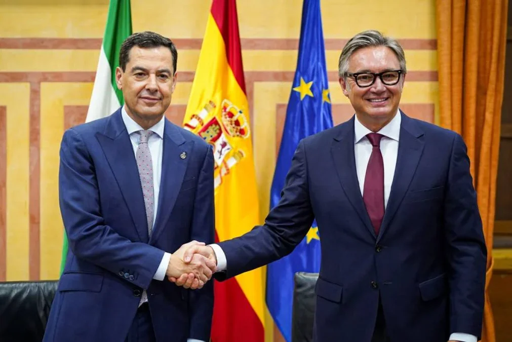 VOX asume la vicepresidencia de la Junta y la consejería de Turismo, Desregulación, Justicia y Administración Local