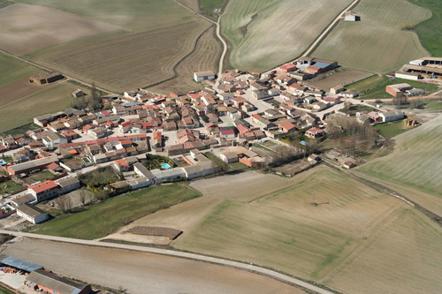Villán de Tordesillas forma parte de la provincia de Valladolid, que reparte 15 procuradores en las Cortes autonómicas. La cámara regional cuenta actualmente con 81 escaños.