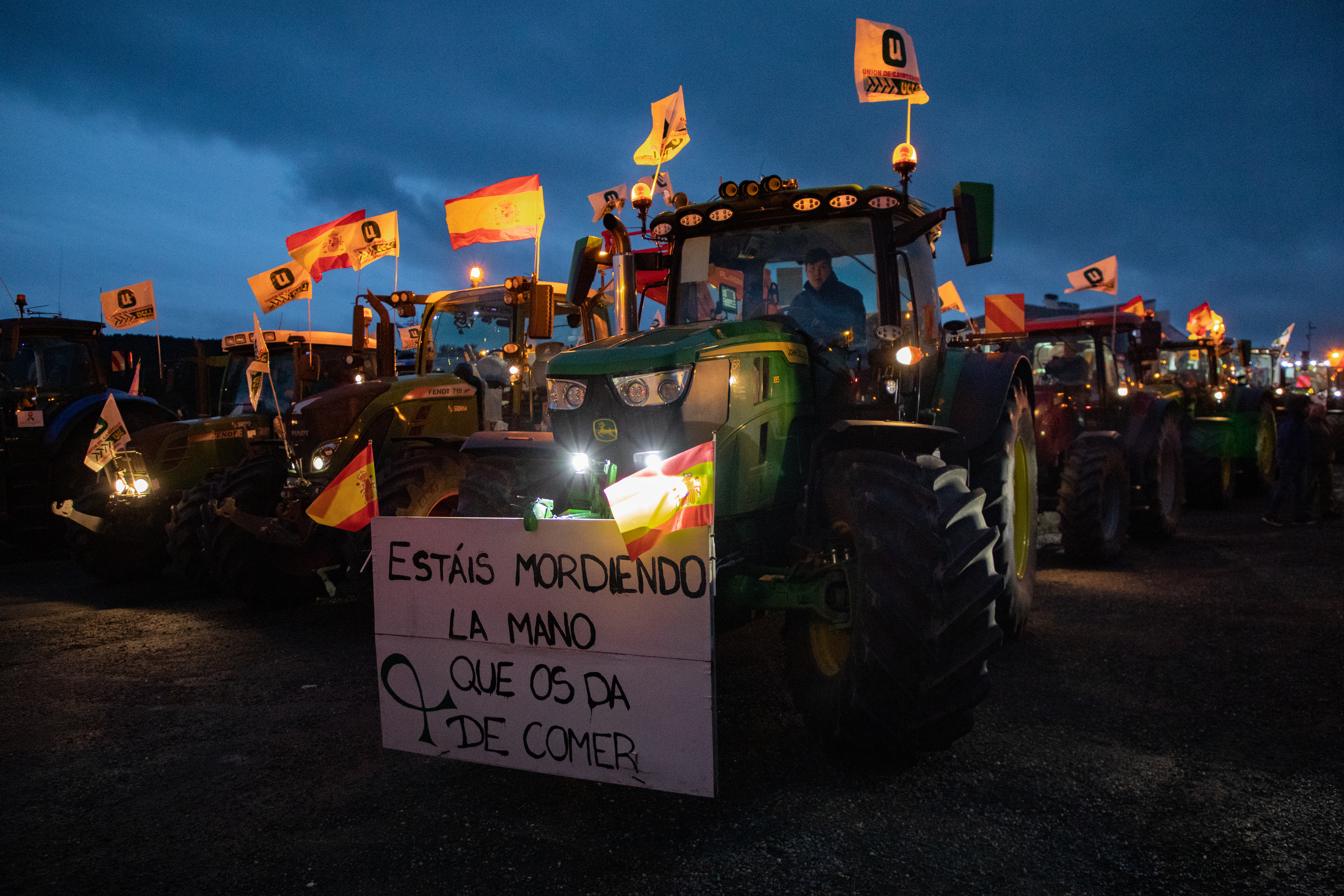 Abandono al campo: transfieren 20 millones de ayudas por ataques de lobos a la compra de coches eléctricos