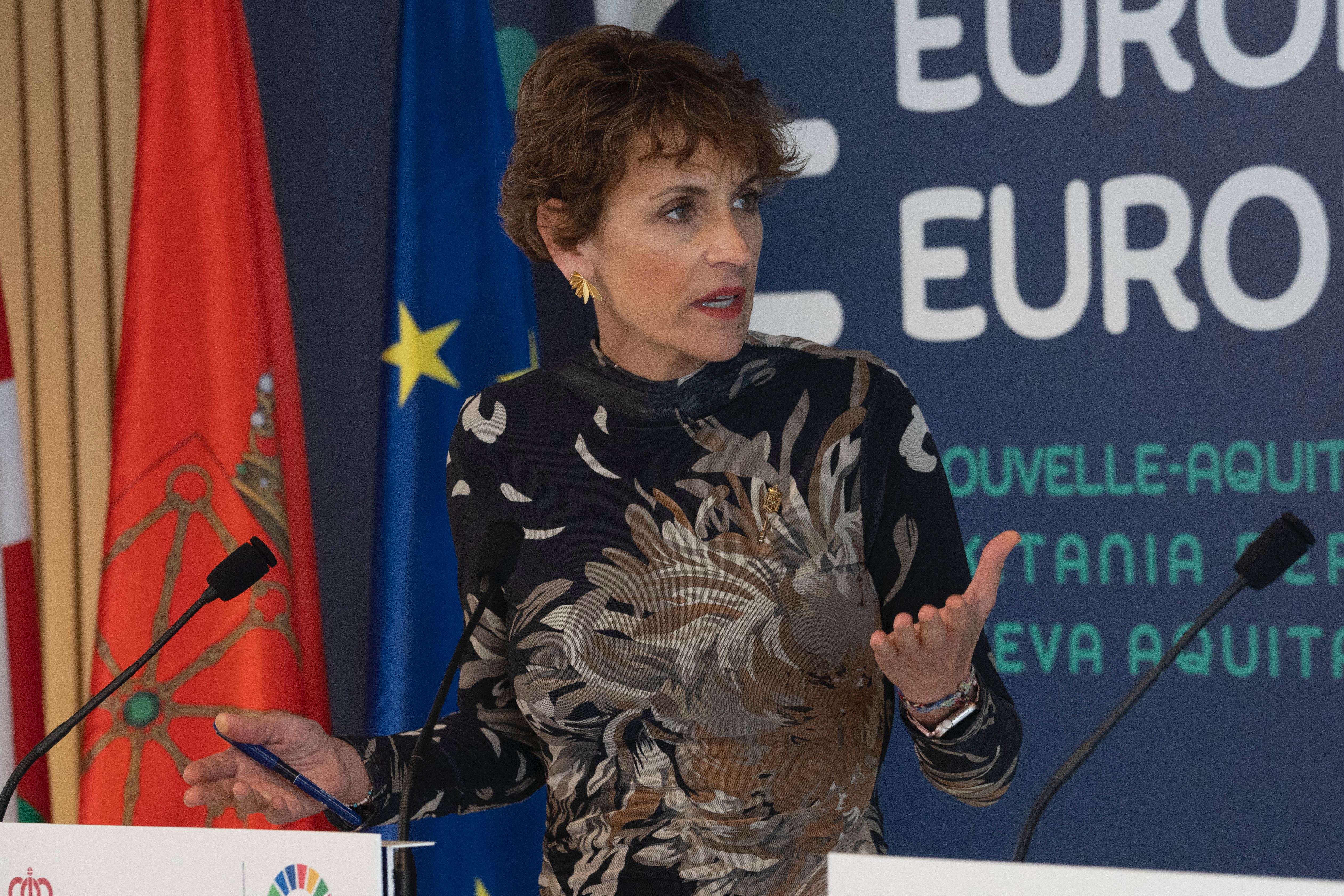 El PSOE vuelve a ceder: eliminan el inglés en cuatro colegios para imponer el euskera