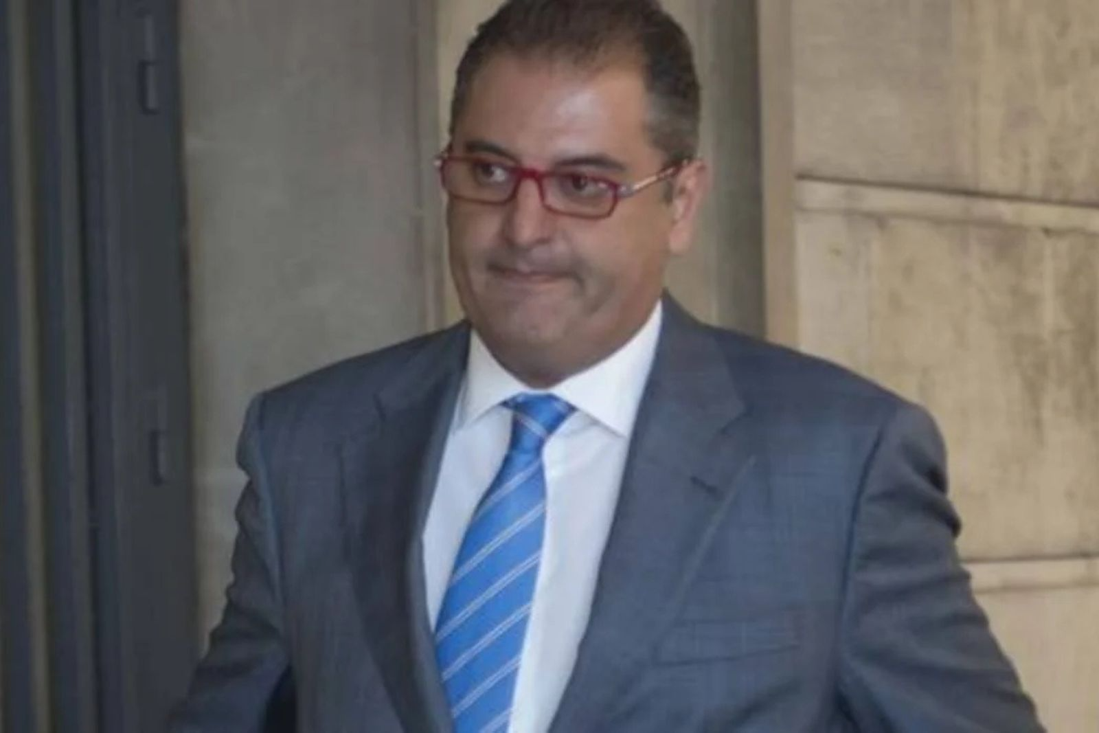 El exconcejal socialista José María Sayago rompió a llorar en plena sala