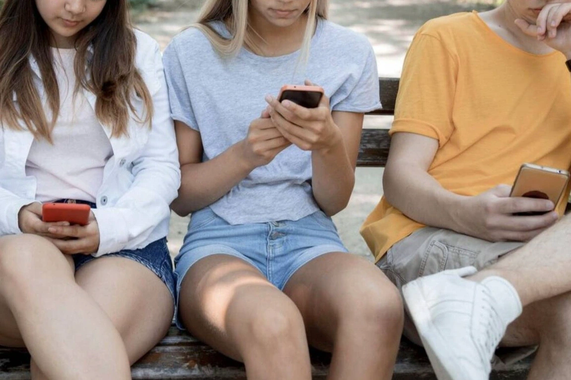 Este es el país europeo que prohibirá las redes sociales a menores de 16 años