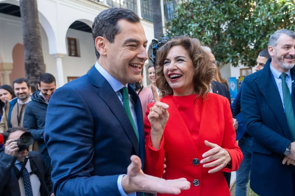 Dudas en el PSOE-A: mantener la oposición frontal a Juanma Moreno o una abstención crítica para evitar el pacto con VOX