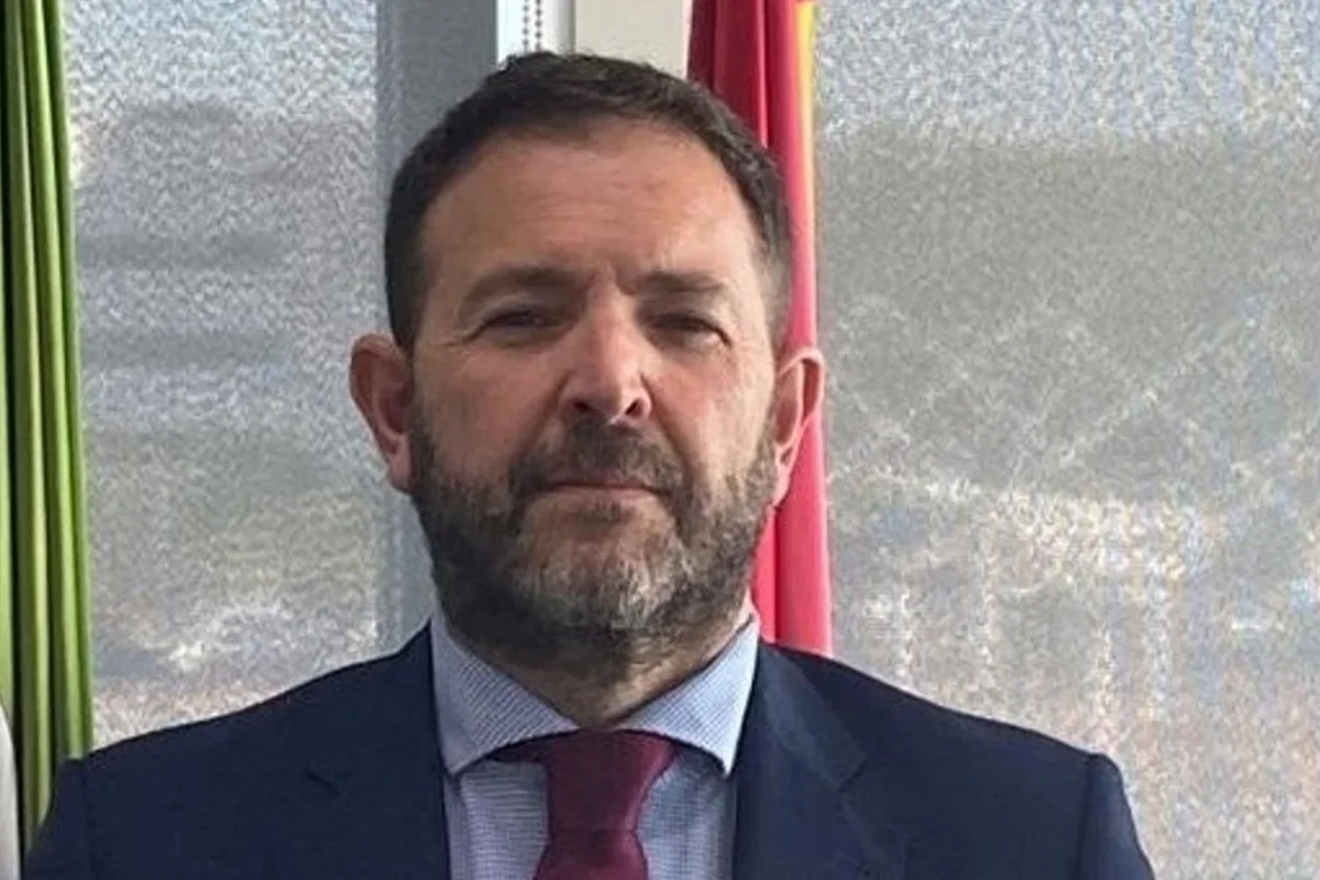 La dimisión del interventor de la Junta de Andalucía reabre el foco sobre su vinculación con la trama de Leire Díez