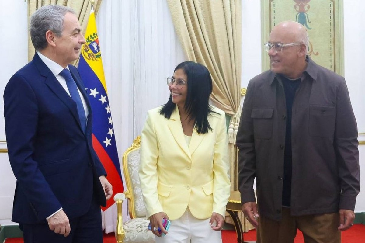 Zapatero y Delcy movieron hilos para rescatar Plus Ultra