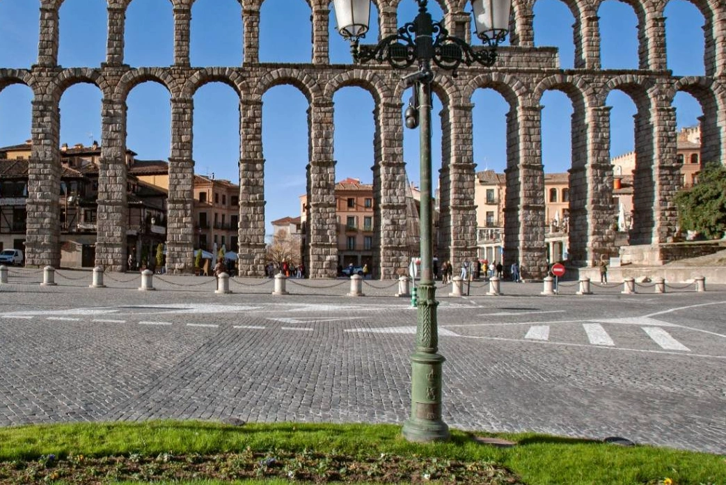 La Junta de Castilla y León impulsa el emprendimiento en el nordeste de Segovia con ayudas de 15.000 euros