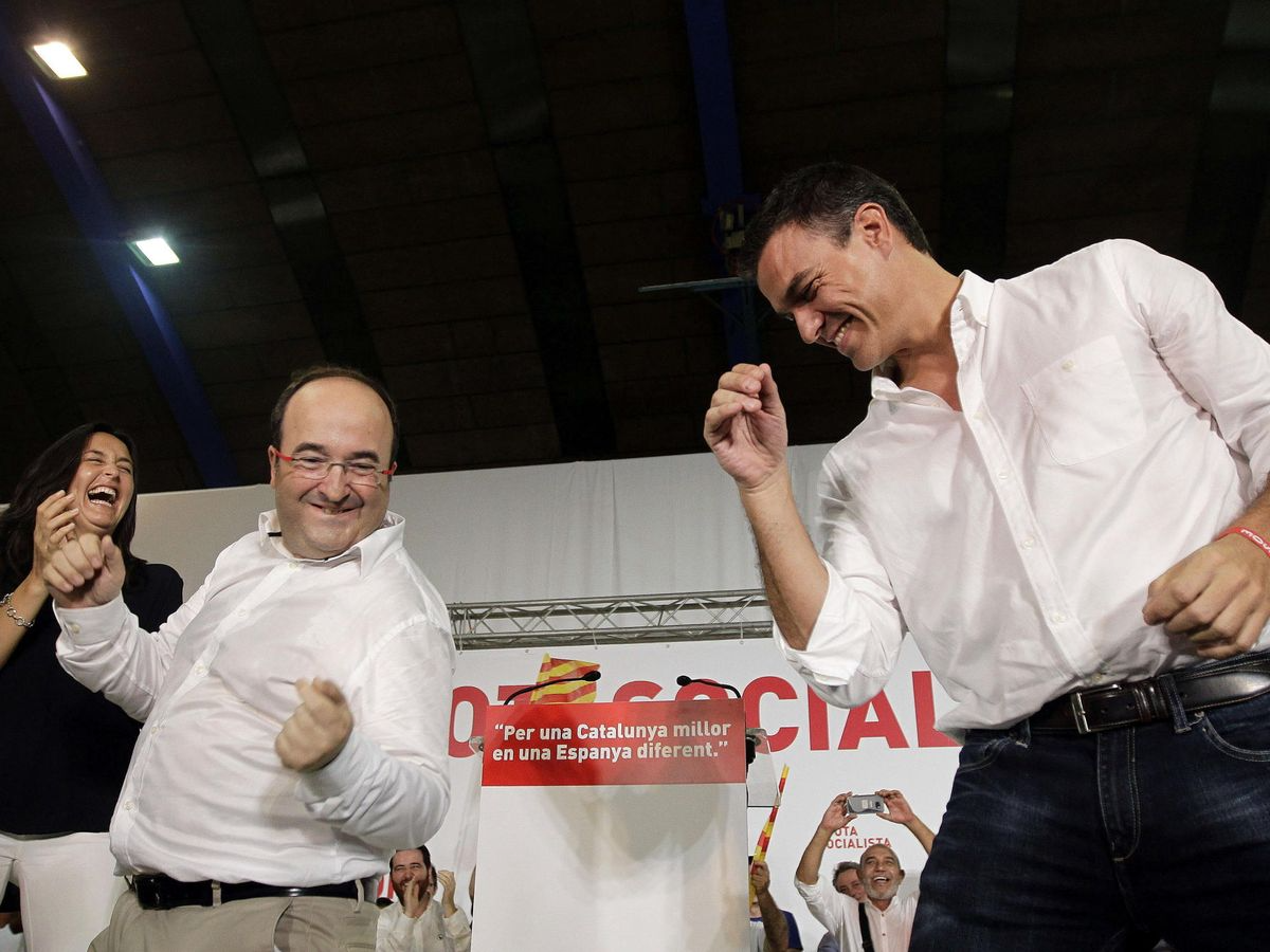 Miquel Iceta junto a Pedro Sánchez bailando